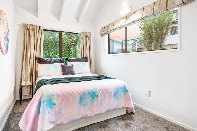 Photo of property in 42 Glenbervie Crescent, Massey, Auckland, 0614