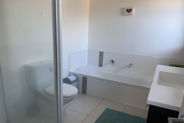 Photo of property in 20 Edgeview Crescent, Fitzroy, Hamilton, 3206