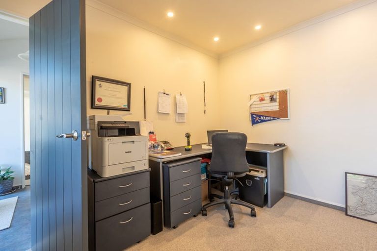 Photo of property in 15 Monarch Place, Paraparaumu Beach, Paraparaumu, 5032