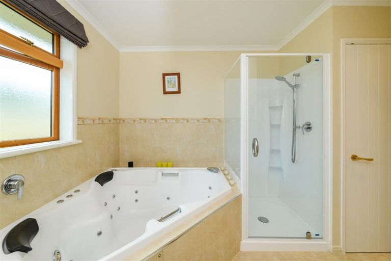 Photo of property in 11 Wanganui Road, Marton, 4710