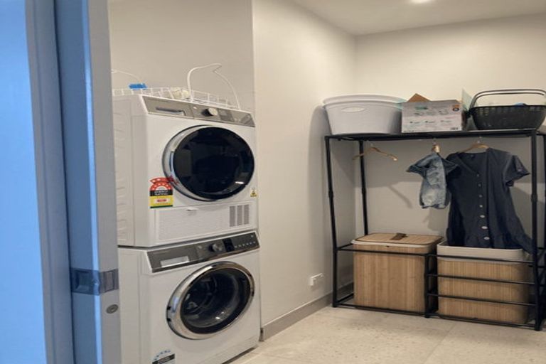 Photo of property in 216d Sutherland Road, Lyall Bay, Wellington, 6022