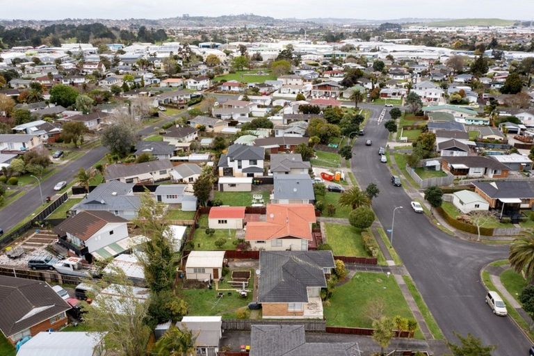 Photo of property in 70 Walworth Avenue, Pakuranga Heights, Auckland, 2010