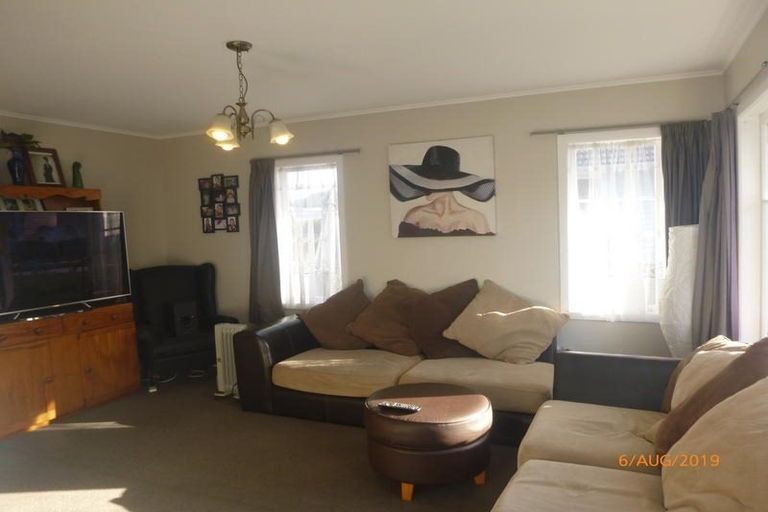 Photo of property in 620a Te Atatu Road, Te Atatu Peninsula, Auckland, 0610
