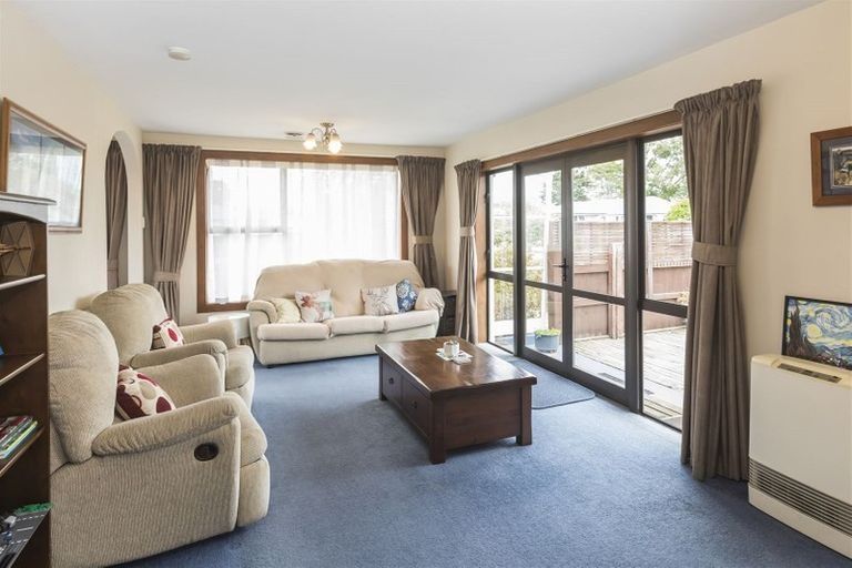 Photo of property in 18 Camelia Place, Islington, Christchurch, 8042