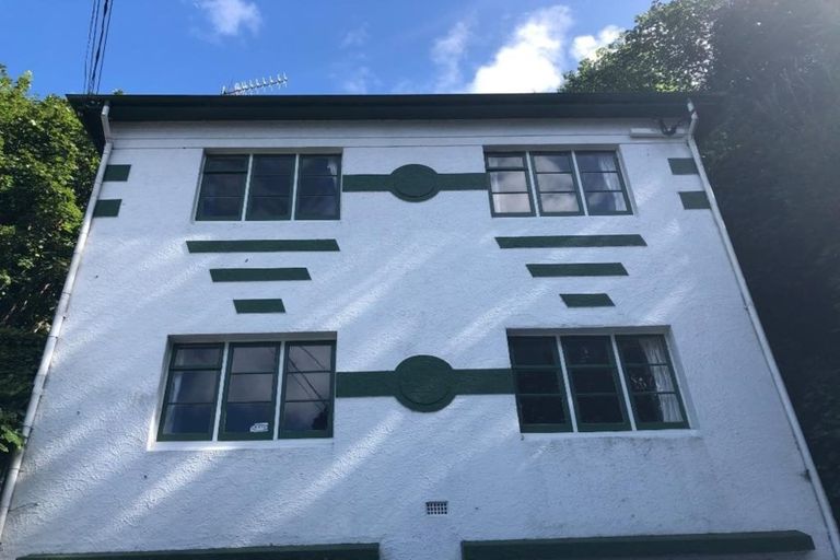 Photo of property in 79 Garden Road, Northland, Wellington, 6012