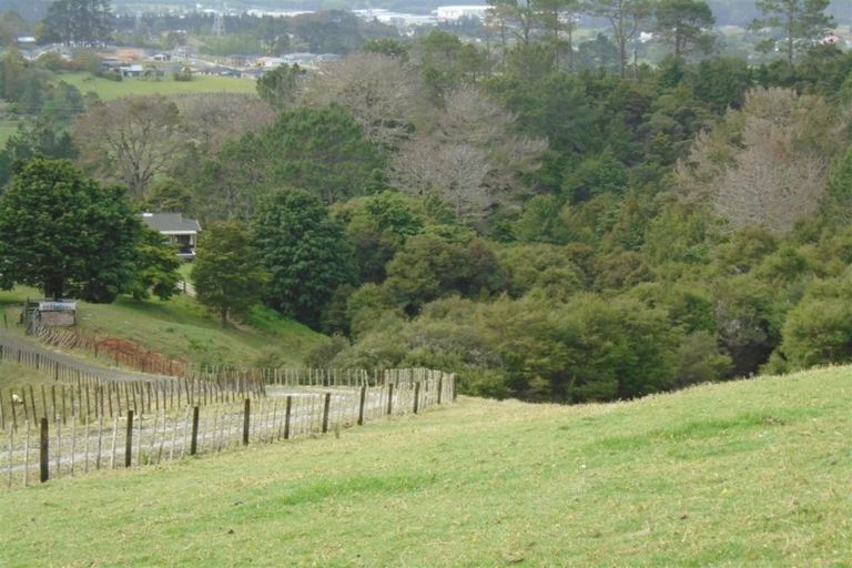 Photo of property in 43a Pinetone Road, Kumeu, 0892