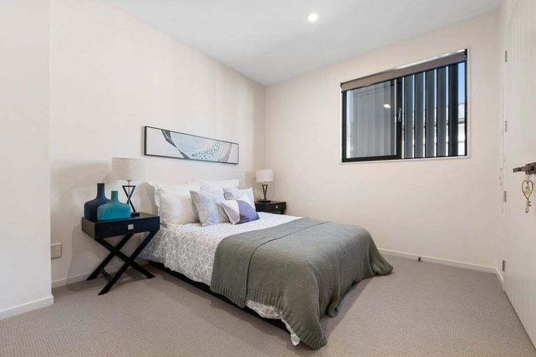 Photo of property in 13 Toanui Road, Hobsonville, Auckland, 0616