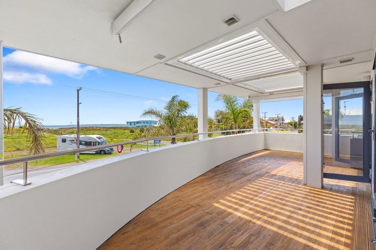 Photo of property in 1008 Papamoa Beach Road, Papamoa Beach, Papamoa, 3118