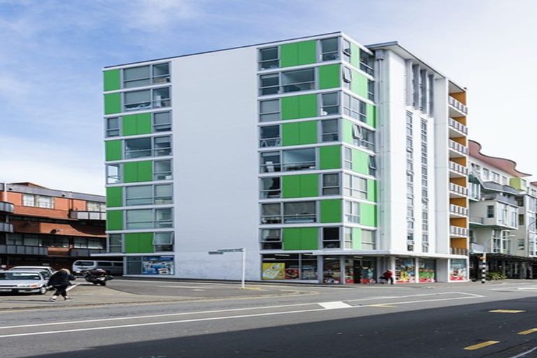 Photo of property in 2u2 Torrens Terrace, Mount Cook, Wellington, 6011