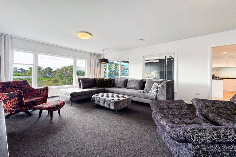 Photo of property in 36 Renata Crescent, Te Atatu Peninsula, Auckland, 0610