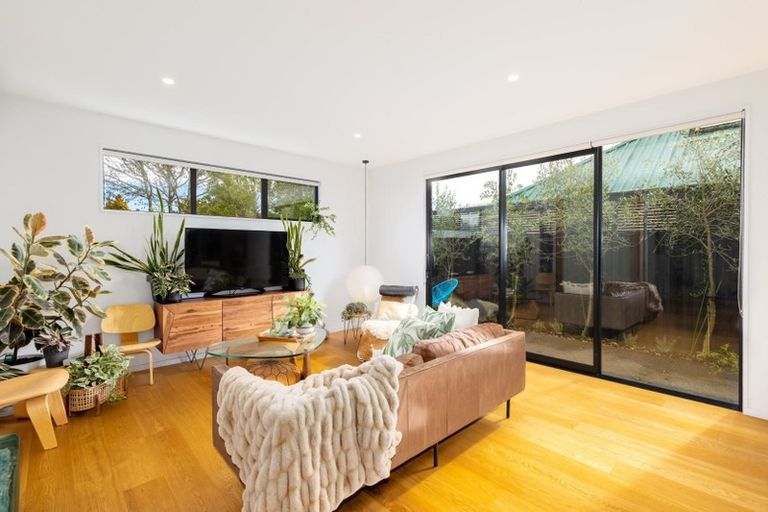 Photo of property in 49a Hawkesbury Avenue, St Albans, Christchurch, 8014