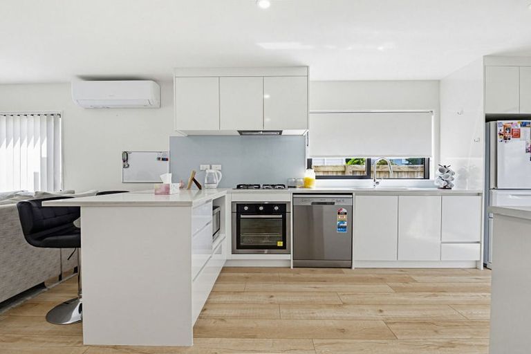 Photo of property in 160d Hill Road, Manurewa, Auckland, 2105