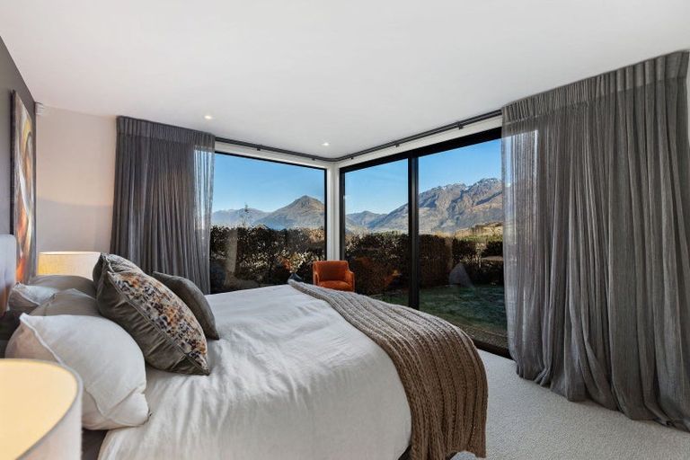Photo of property in 8 Arran Lane, Jacks Point, Queenstown, 9371