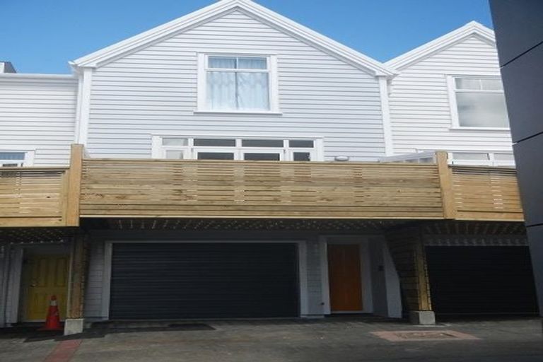 Photo of property in Pirie Street Townhouses, 32/35u Pirie Street, Mount Victoria, Wellington, 6011