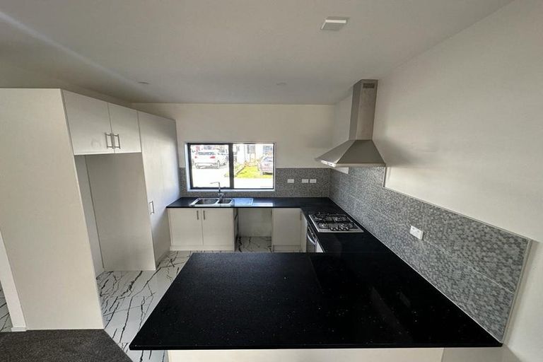 Photo of property in 4 Nagra Lane, Papakura, 2110