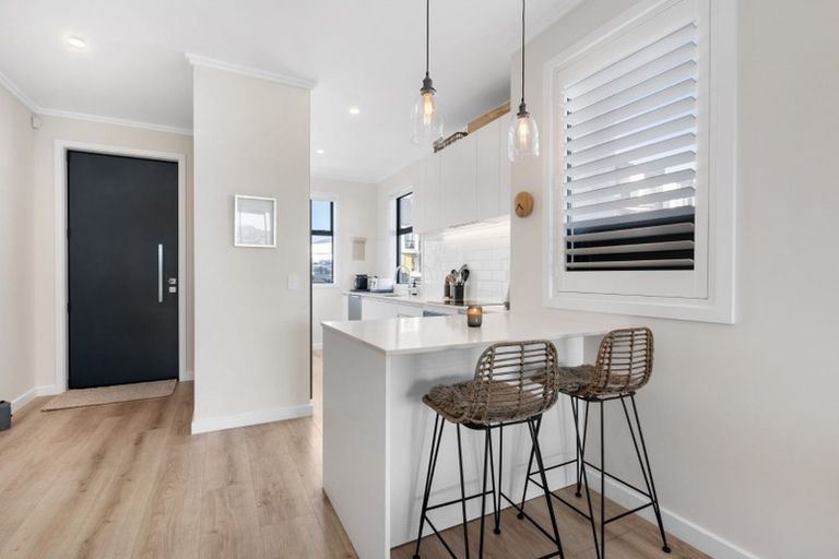 Photo of property in 26 Marine Parade, Hobsonville, Auckland, 0616