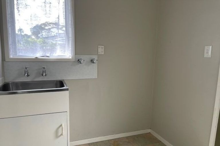 Photo of property in 1 Dunrobin Place, Avonhead, Christchurch, 8042