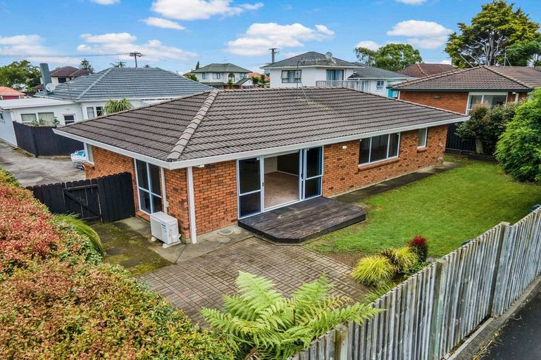 Photo of property in 2/10 Mangarata Avenue, Papatoetoe, Auckland, 2025