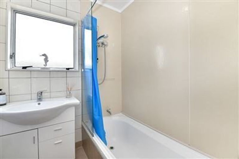 Photo of property in 55a Hatton Road, Orewa, 0931