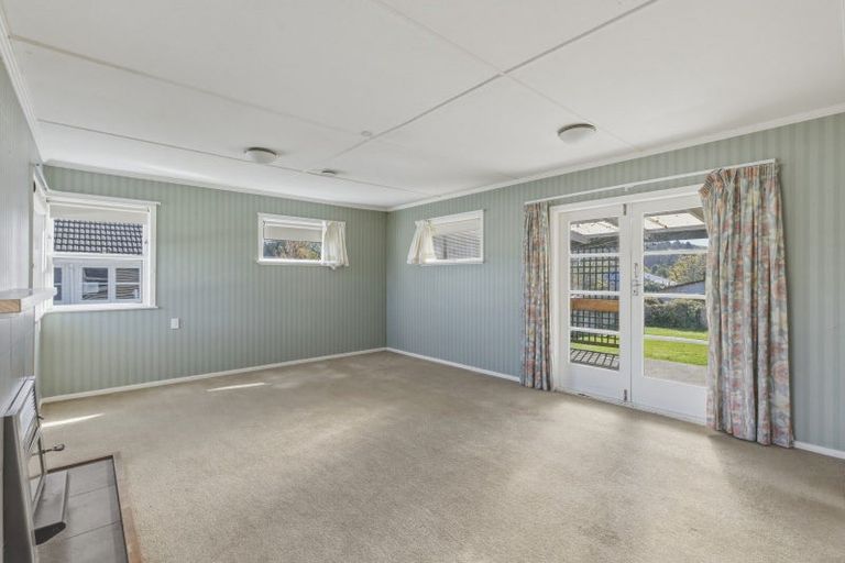 Photo of property in 9 Rangatira Road, Hunterville, 4730