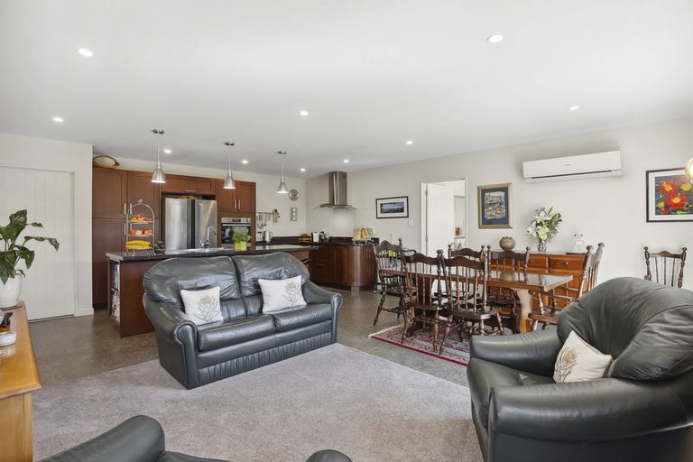 Photo of property in 17 Awa Toru Drive, Fairfield, Dunedin, 9018