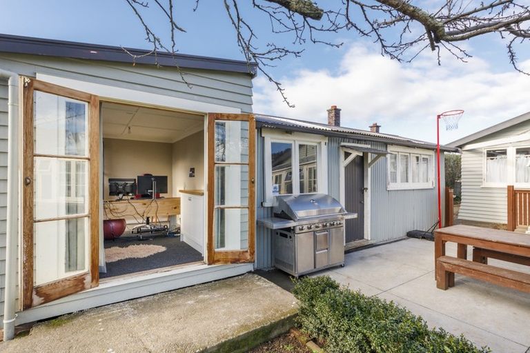 Photo of property in 31 Beresford Street, Takaro, Palmerston North, 4410