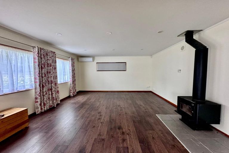 Photo of property in 2/20 Coroglen Avenue, Birkenhead, Auckland, 0626