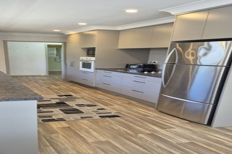 Photo of property in 44 Racecourse Road, Waiuku, 2123