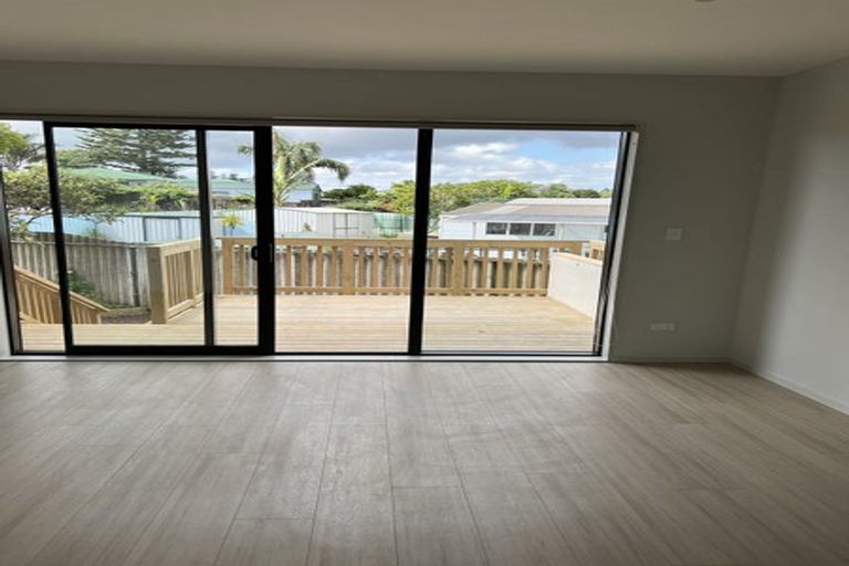 Photo of property in 2/15 Rush Place, Mangere, Auckland, 2022