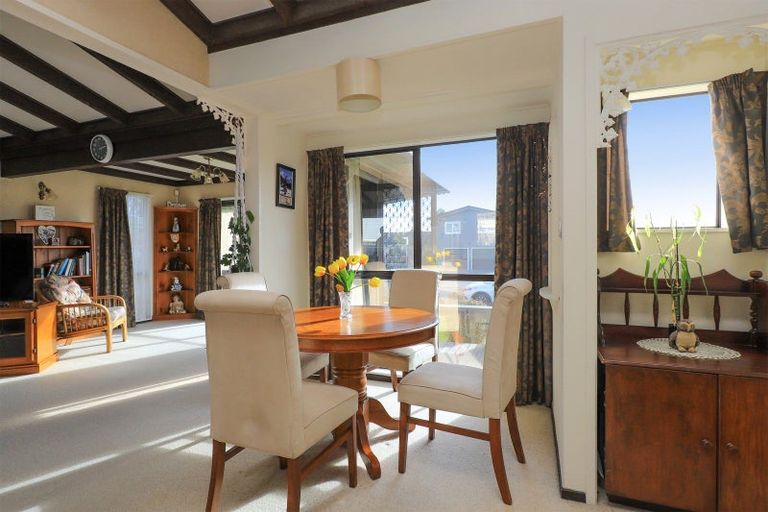 Photo of property in 27 Donegal Crescent, Tamatea, Napier, 4112