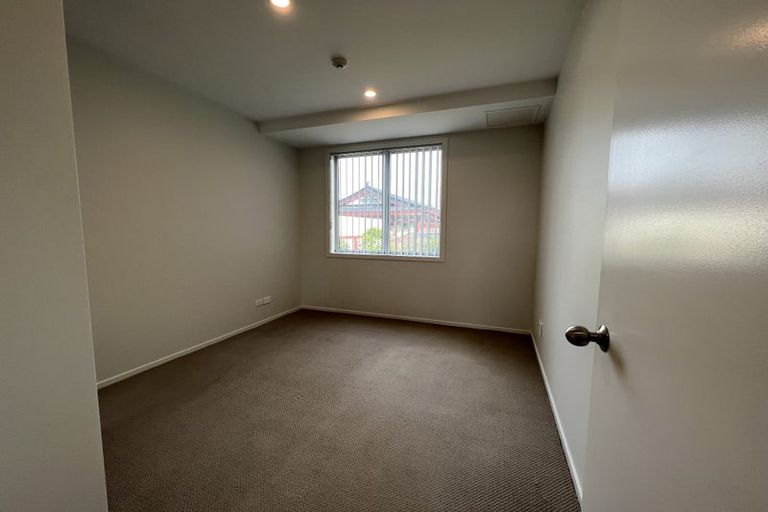 Photo of property in 1/63 Kestev Drive, Flat Bush, Auckland, 2016