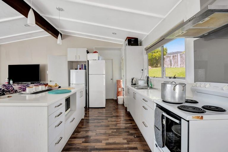 Photo of property in 4 Hewlett Road, Massey, Auckland, 0614