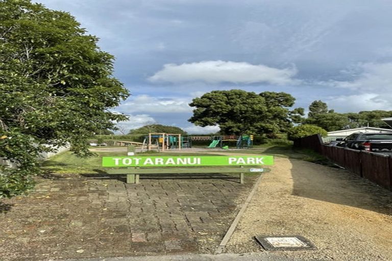 Photo of property in 1 Grant Place, Awapuni, Palmerston North, 4412