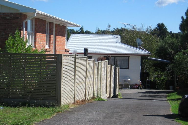 Photo of property in 8 Cobham Crescent, Kelston, Auckland, 0602