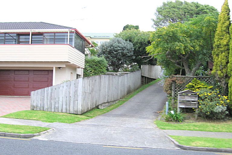 Photo of property in 2/16 Sunnyview Avenue, Shelly Park, Auckland, 2014