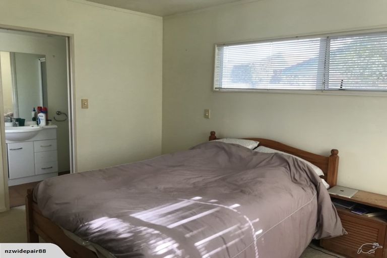 Photo of property in 40b Walton Street, Red Beach, 0932