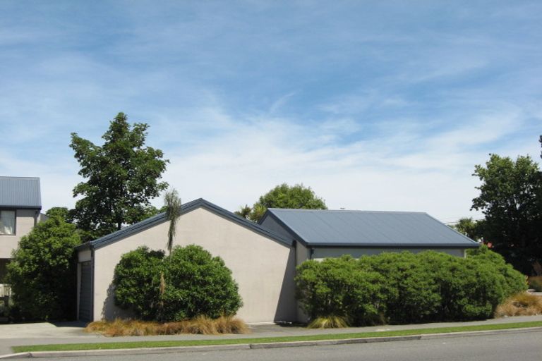 Photo of property in 2/218 Edgeware Road, Edgeware, Christchurch, 8013