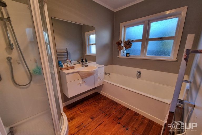 Photo of property in 72 Don Buck Road, Massey, Auckland, 0614