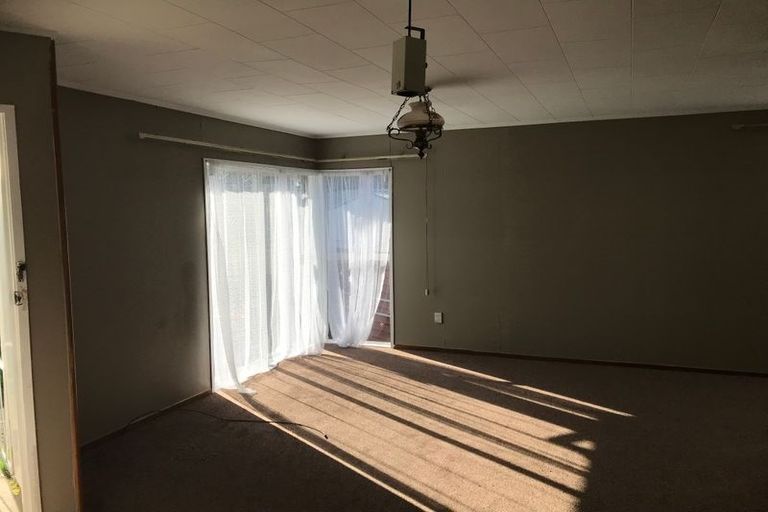 Photo of property in 11 Medina Place, Half Moon Bay, Auckland, 2012