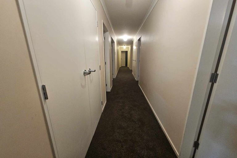 Photo of property in 37 Mcewen Crescent, Riverstone Terraces, Upper Hutt, 5018