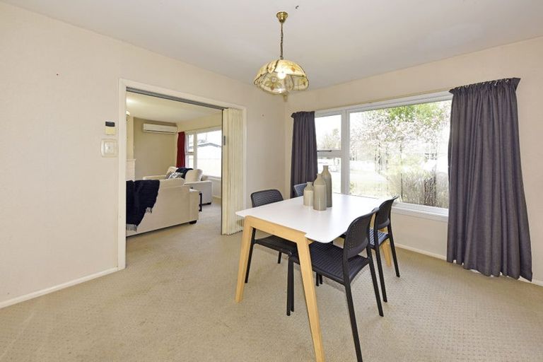 Photo of property in 91 Crofton Road, Harewood, Christchurch, 8051