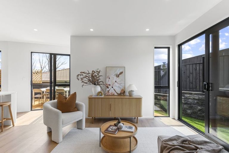 Photo of property in 14 Altair Place, Windsor Park, Auckland, 0632