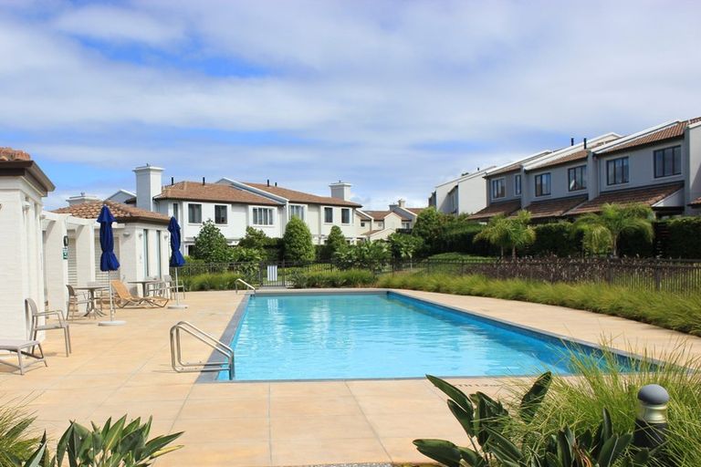 Photo of property in 140 Gills Road, Albany Heights, Auckland, 0632