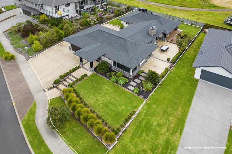 Photo of property in 15 Lady Jocelyn Place, Whitianga, 3510
