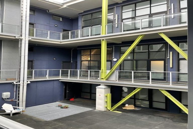 Photo of property in Urbane Apartments, 27/29 Webb Street, Mount Cook, Wellington, 6011