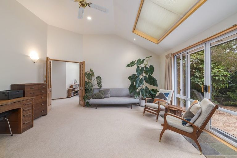 Photo of property in 31 Millcroft Place, Parklands, Christchurch, 8083