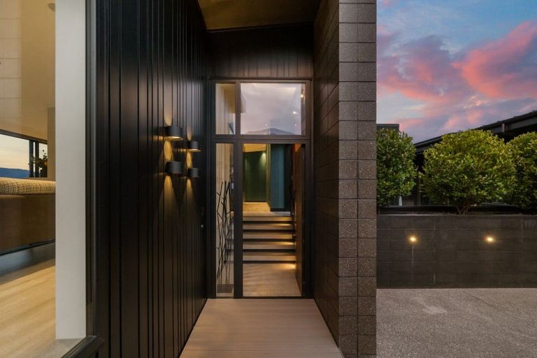 Photo of property in 9 Little Alpha Loop, Wanaka, 9305