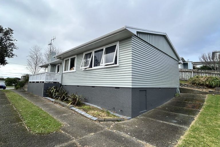 Photo of property in 48 Raumati Road, Raumati Beach, Paraparaumu, 5032