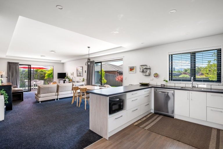 Photo of property in 65 Kelliher Drive, Wanaka, 9305