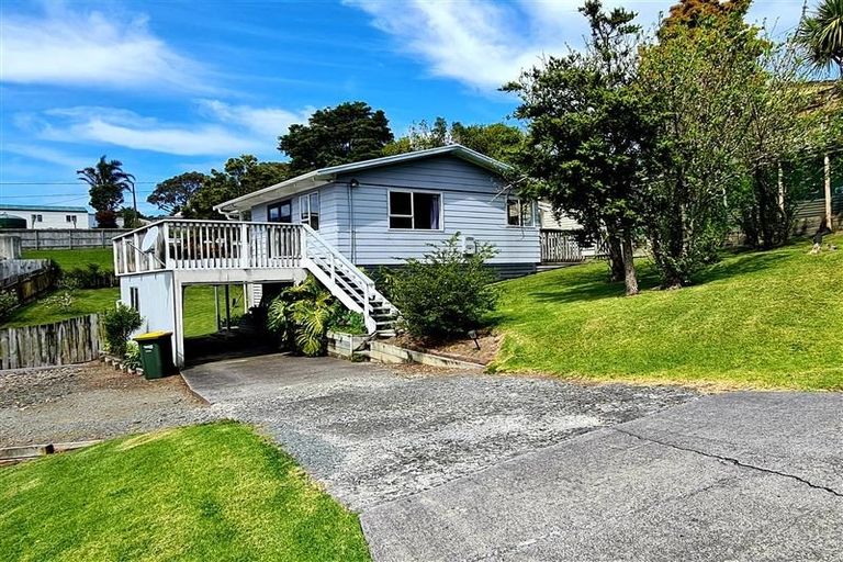 Photo of property in 10 Ozone Road, Stanmore Bay, Whangaparaoa, 0932